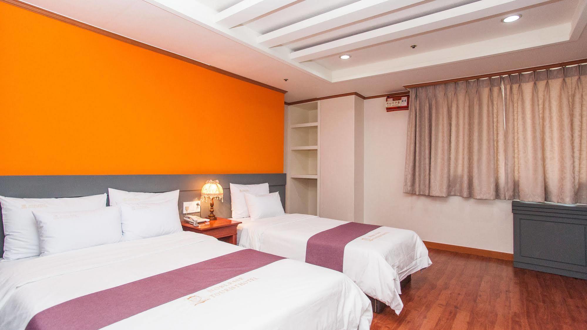 Hotel Noblesse Seul Esterno foto