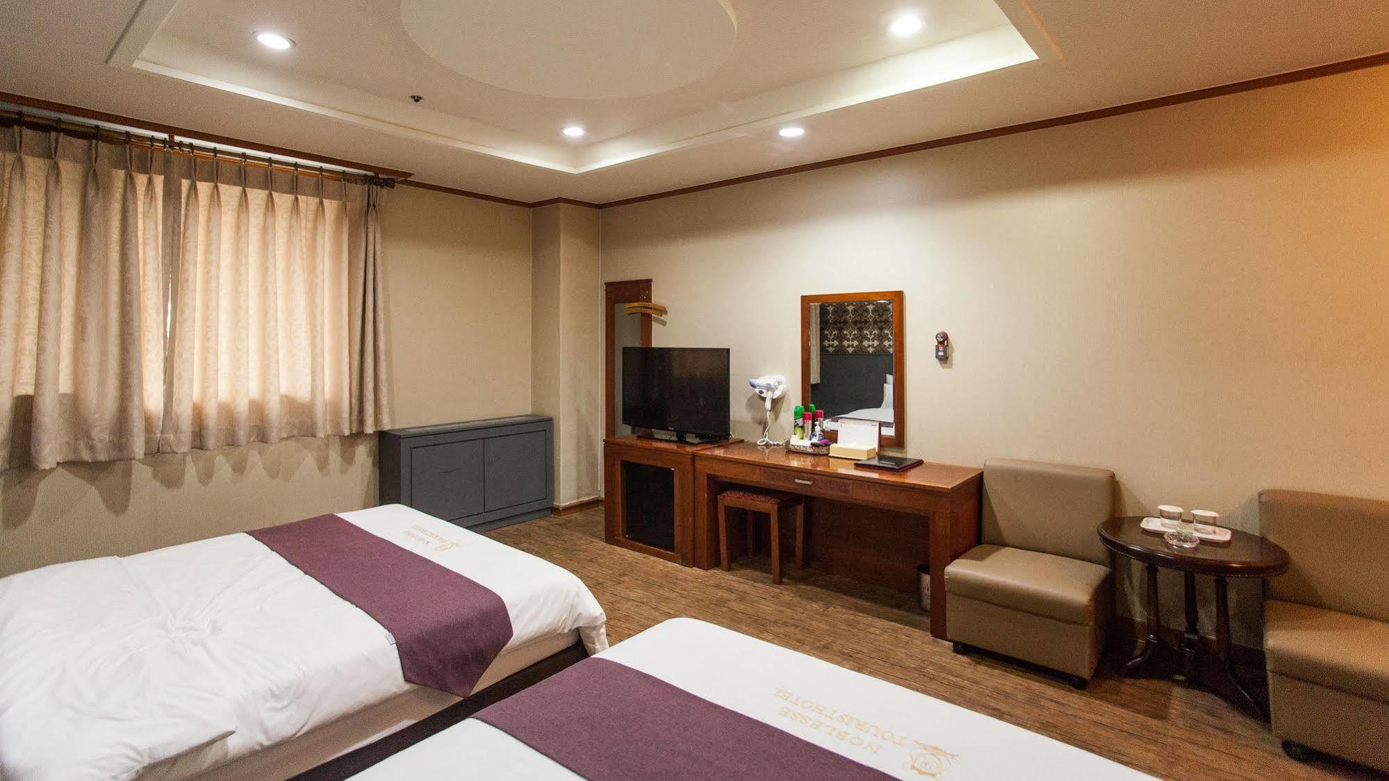 Hotel Noblesse Seul Esterno foto