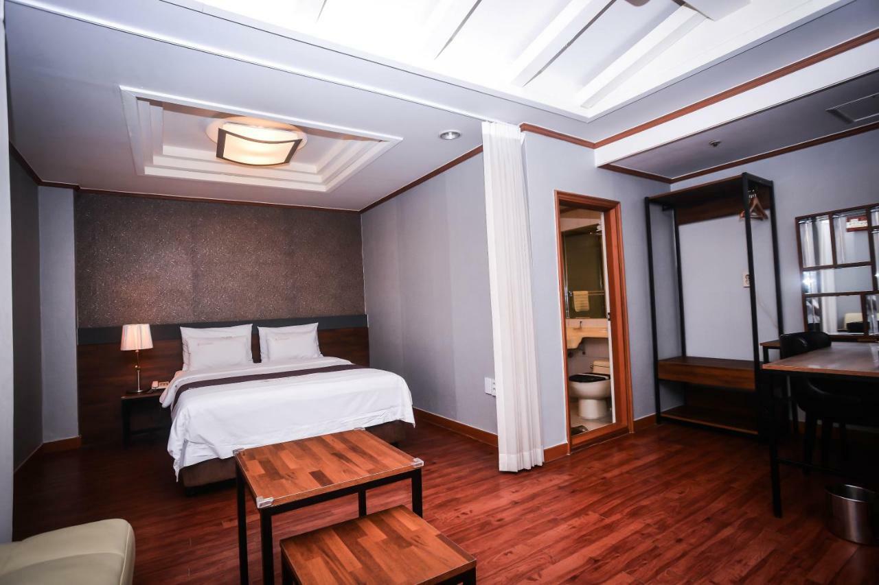 Hotel Noblesse Seul Esterno foto